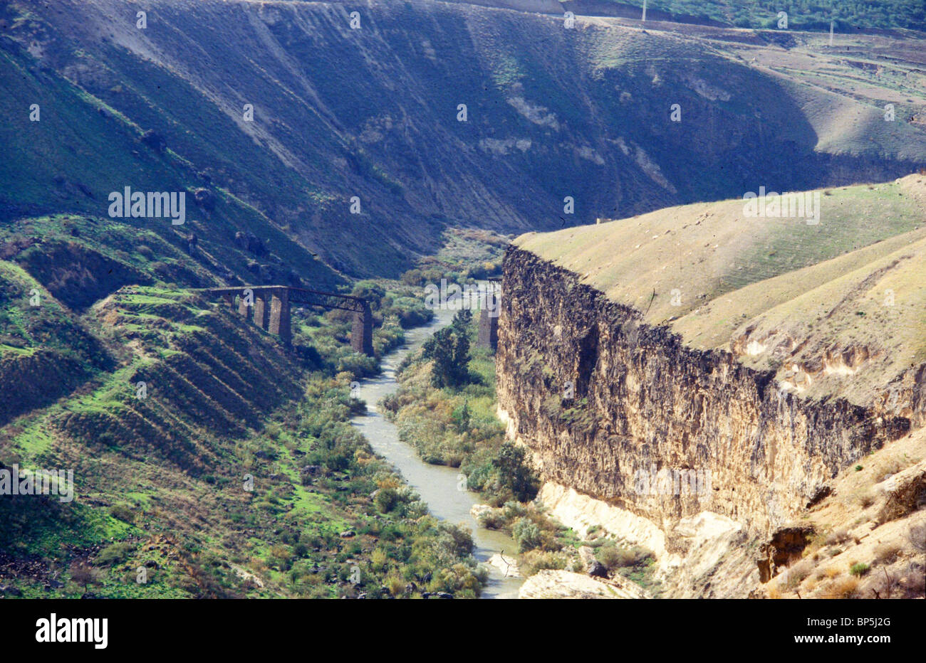 YARMUK RIVER C.50 MI (80 KM) LONG RISING NEAR THE JORDAN-SYRIA BORDER & FLOWING GENERALLY W TO THE JORDAN RIVER S OF THE SEA OF Stock Photo