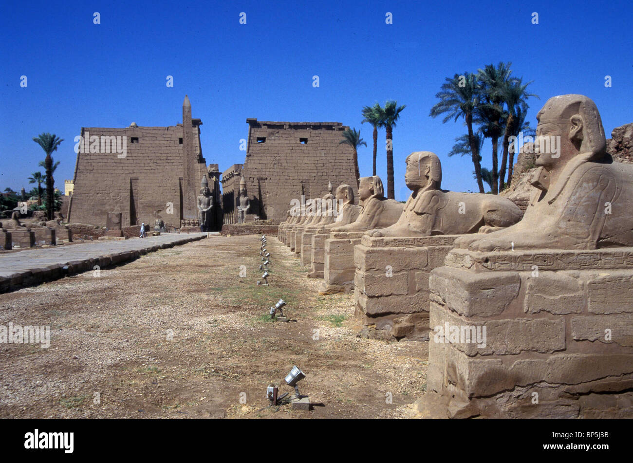 3530. THE MONUMENTAL ENTRANCE TO THE TEMPLE OF LUXOR BUILT BY PHARAOH AMONHOTEP III. AND RAMSES II. (1293-1185 B.C.) Stock Photo