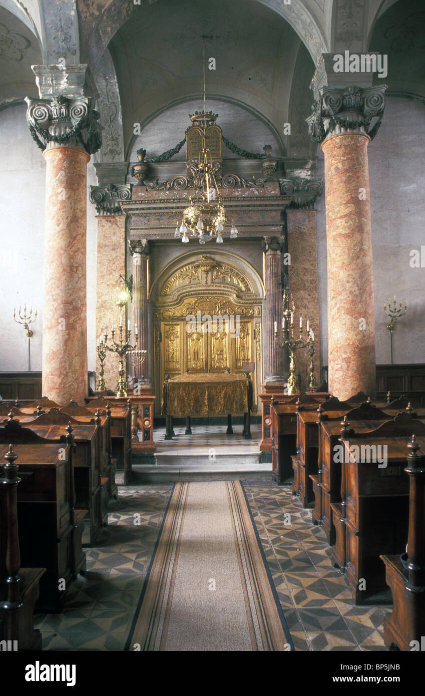 4121. ASTI SYNAGOUE, NORTHERN ITALY. THE ARK OF THE 18TH. C. SYNAGOGUE Stock Photo