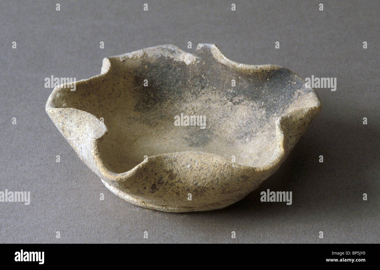 4347. EARLY CNAANITE (EARLY BRONZE AGE) C. 1800 BC OIL LAMPS Stock Photo