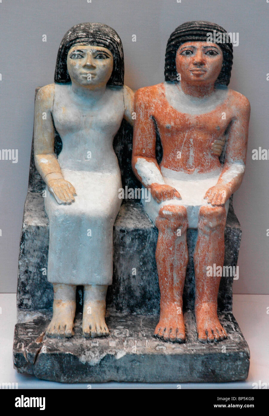 5224. PAINTED LIMESTONE STATUE OF KAITEP AND HIS WIFE HETEPHERES, 5-6TH. DYNASTY, C. 2300 BC, GIZA Stock Photo