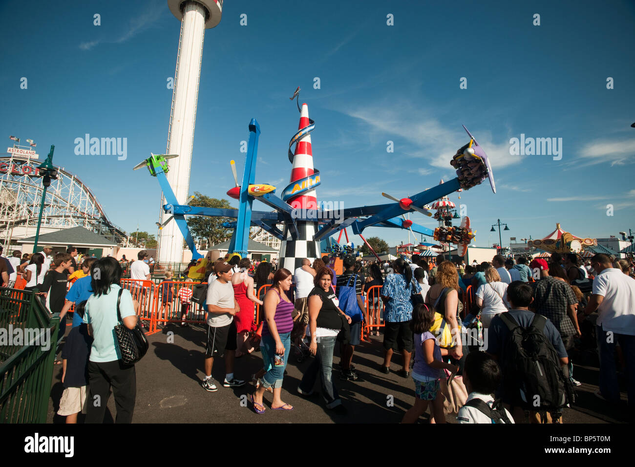 Luna park rides coney island hi-res stock photography and images - Alamy
