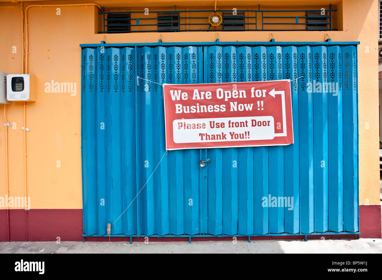 Kota Kinabalu, Renovated chinese shophouses in the old centre of the city. Use front door. Open
