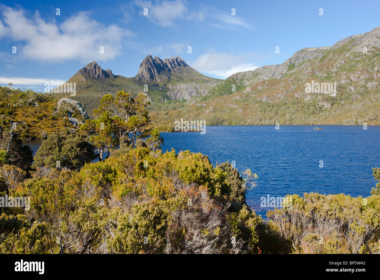 Dove Lake & Cradle Mountain in the World Heritage Listed Cradle Mountain Lake St. Clair National Park in Central Tasmania Stock Photo