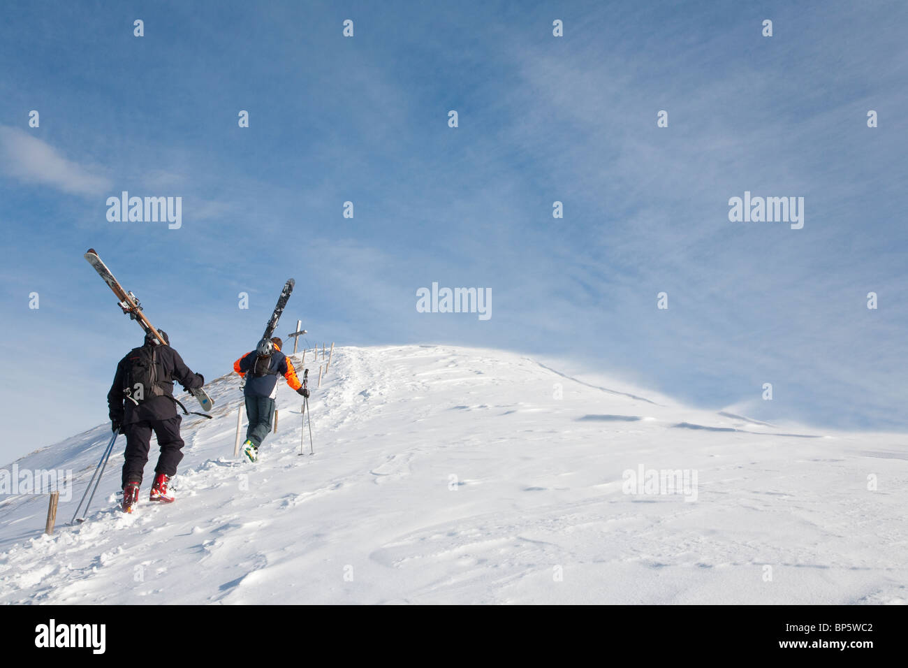 TWO SKIERS, SKITOUR, SKIING TOUR, FELLHORN MOUNTAIN, NEAR OBERSTDORF,  ALLGAEU REGION, BAVARIA, GERMANY Stock Photo