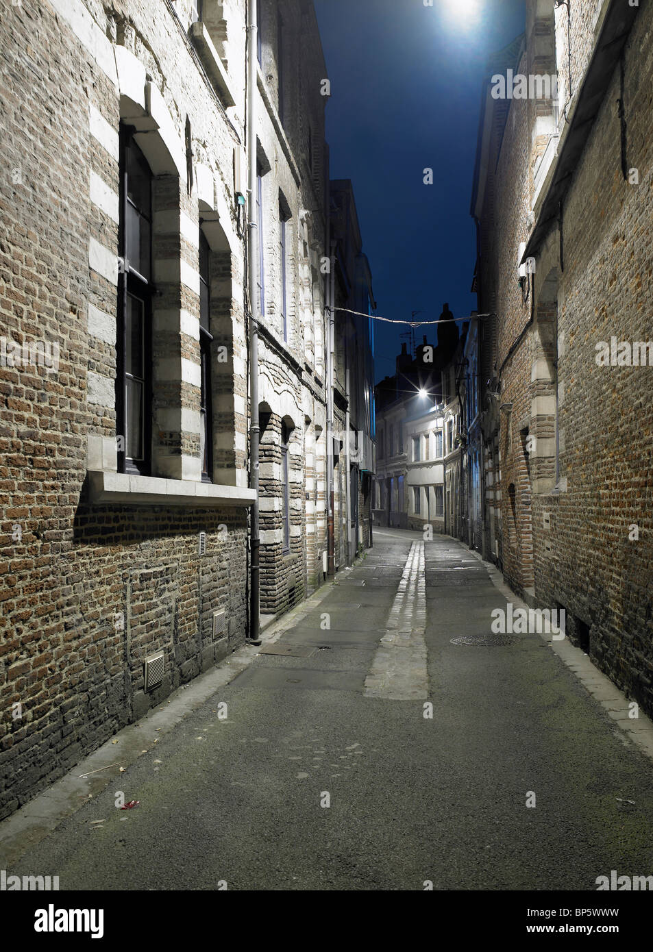 Alleyway At Night Lille France Stock Photo Alamy