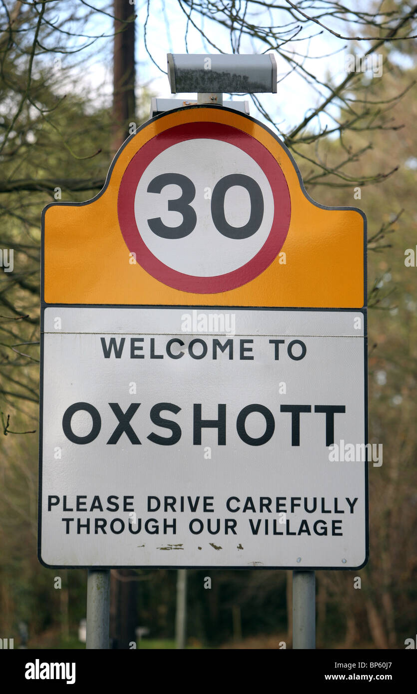 A 30mph road sign in Oxshott Surrey Stock Photo