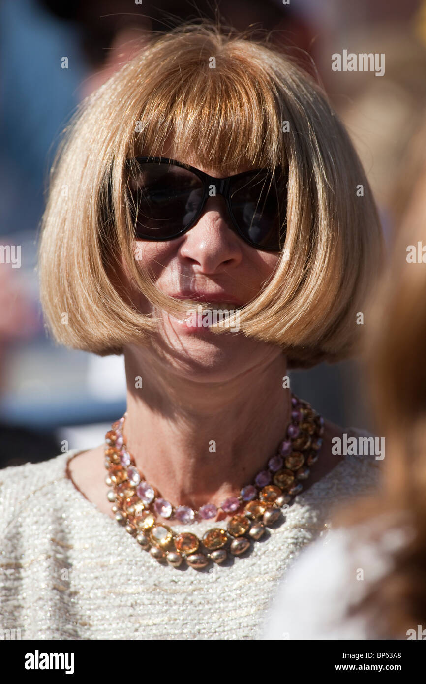 Anna Wintour watching Roger Federer in the Men's Singles Finals at the 2009 US Open Tennis Stock Photo