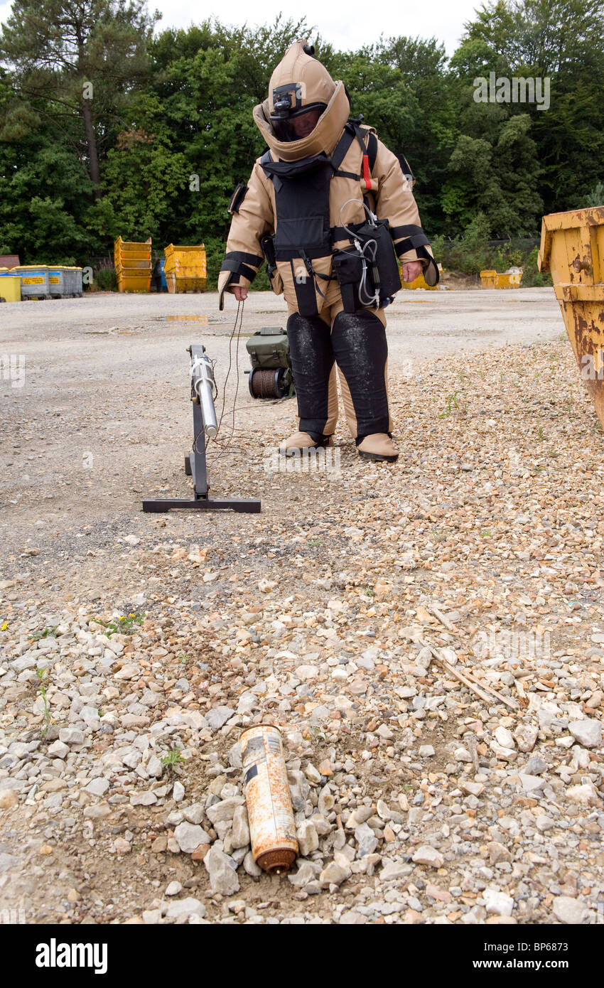 CA-BS EOD BOMB SUIT - counter-terrorism, body armor & riot control solution