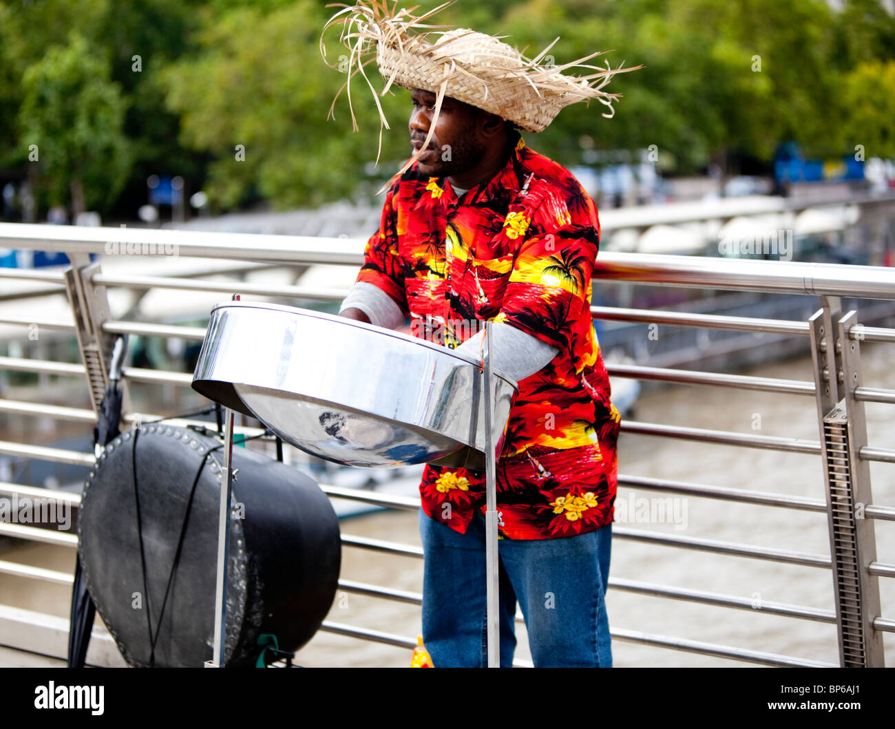 Steel drums caribbean hires stock photography and images Alamy