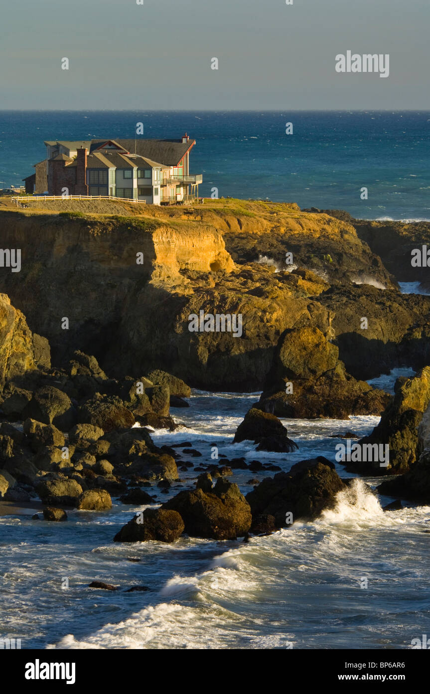 Coastal erosion houses hi-res stock photography and images - Alamy