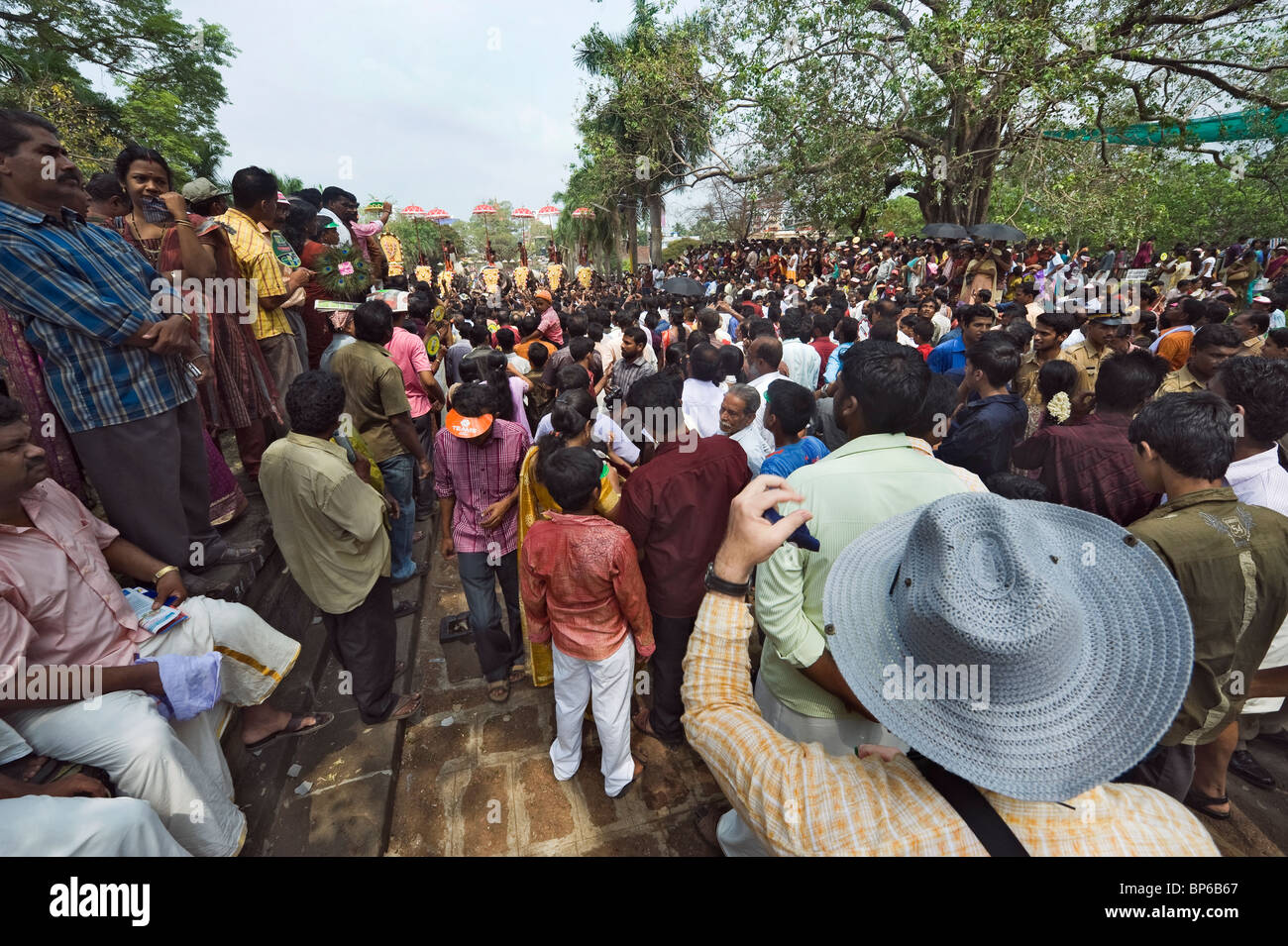 India Kerala Thrissur crowd at the Pooram Elephant Festival Stock Photo