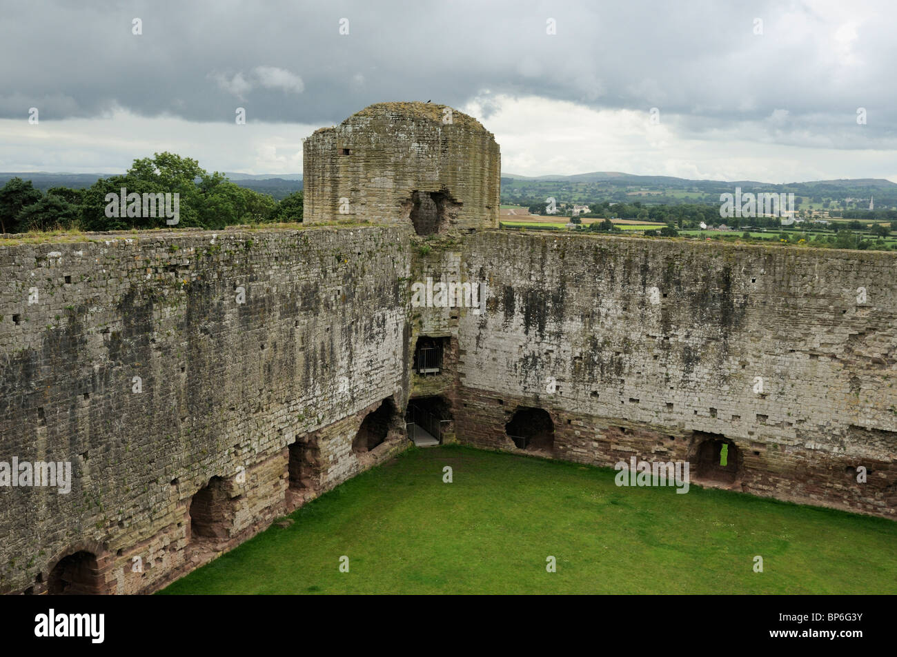 The South Tower and adjoining curtain walls seen from the wall walk at