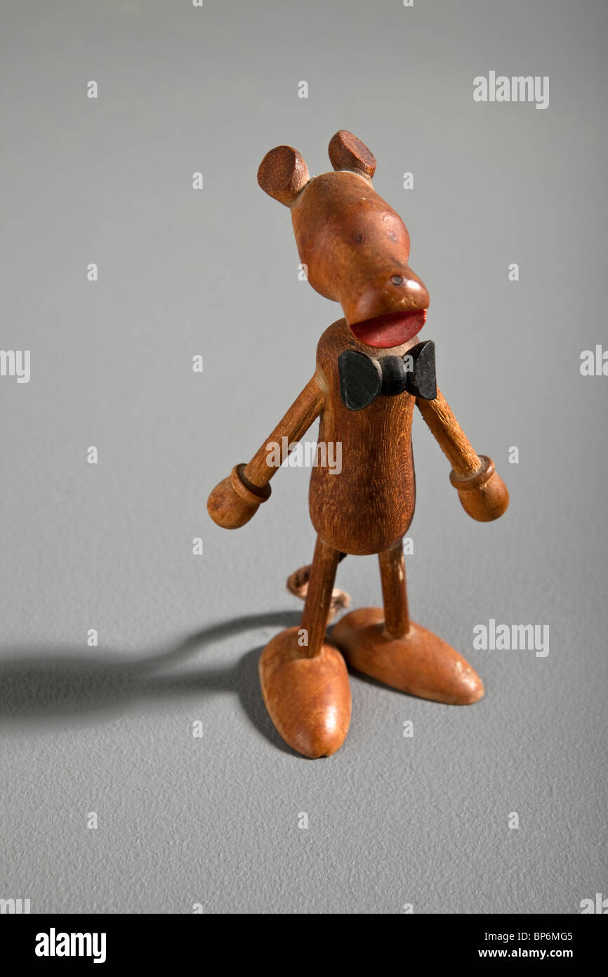 A wooden mouse figurine Stock Photo - Alamy