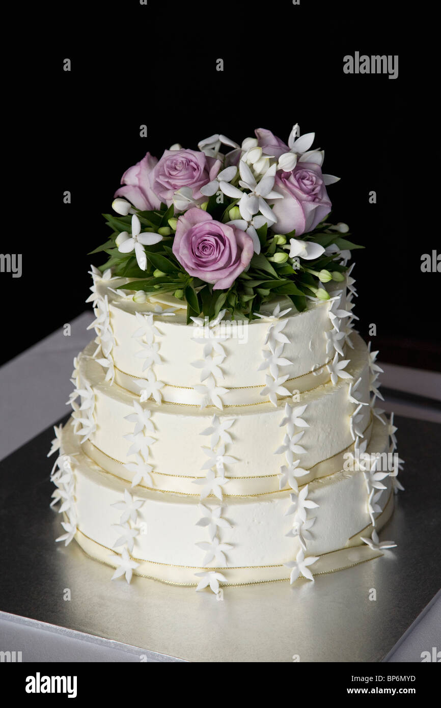 A tiered wedding cake Stock Photo - Alamy