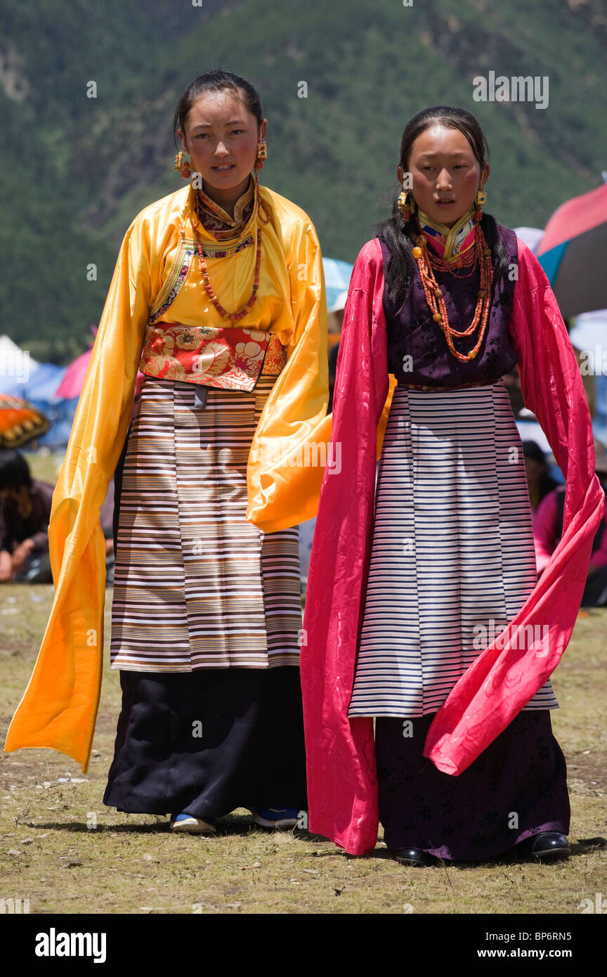 Tibet Horse Litang Tradition Festival Khampa Dance Stock Photo Alamy