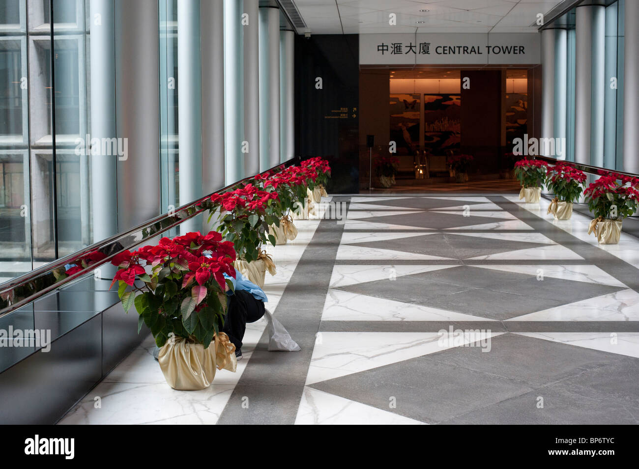 Shopping malls in hong kong hi-res stock photography and images - Alamy
