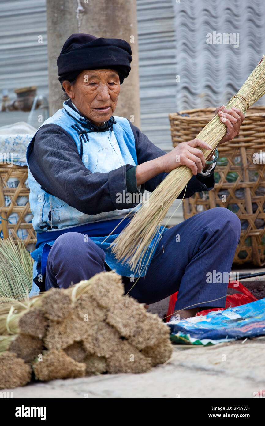 Market day in Shaxi Village, Yunnan Province, China Stock Photo - Alamy