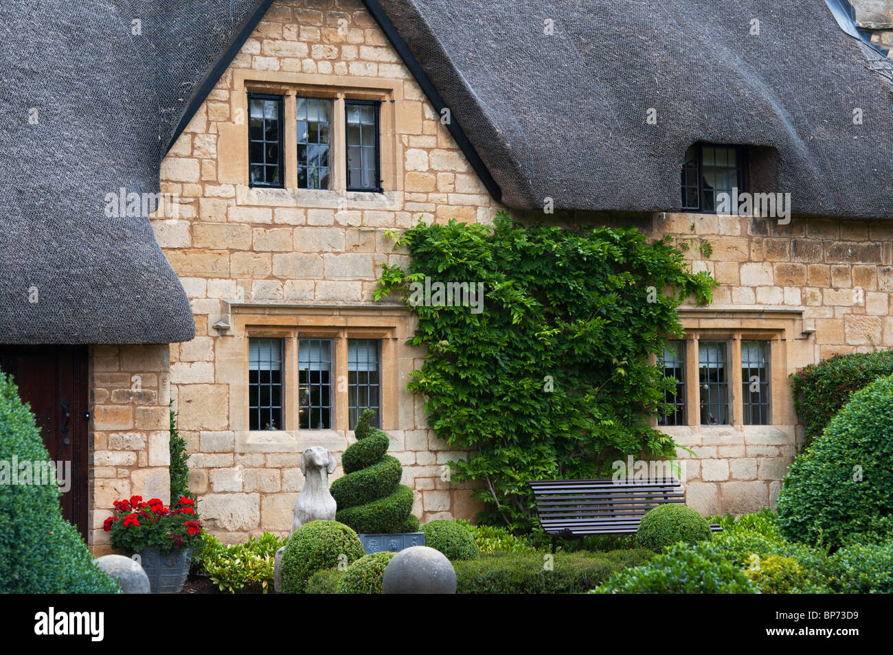 Cotswold Stone Thatched Cottage Chipping Campden Cotswolds