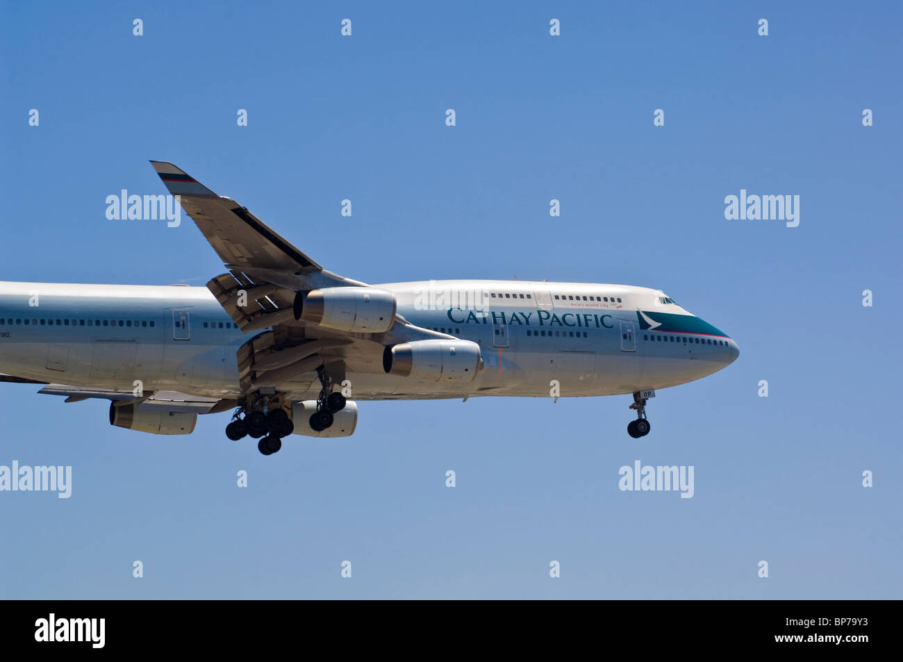 Cathay Pacific Boeing 747-400 landing at Los Angeles Int'l Airport, Los Angeles, California Stock Photo