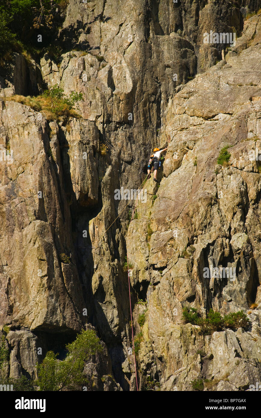 Rock climbing in Llanberis Pass, Snowdonia, north Wales, UK Stock Photo
