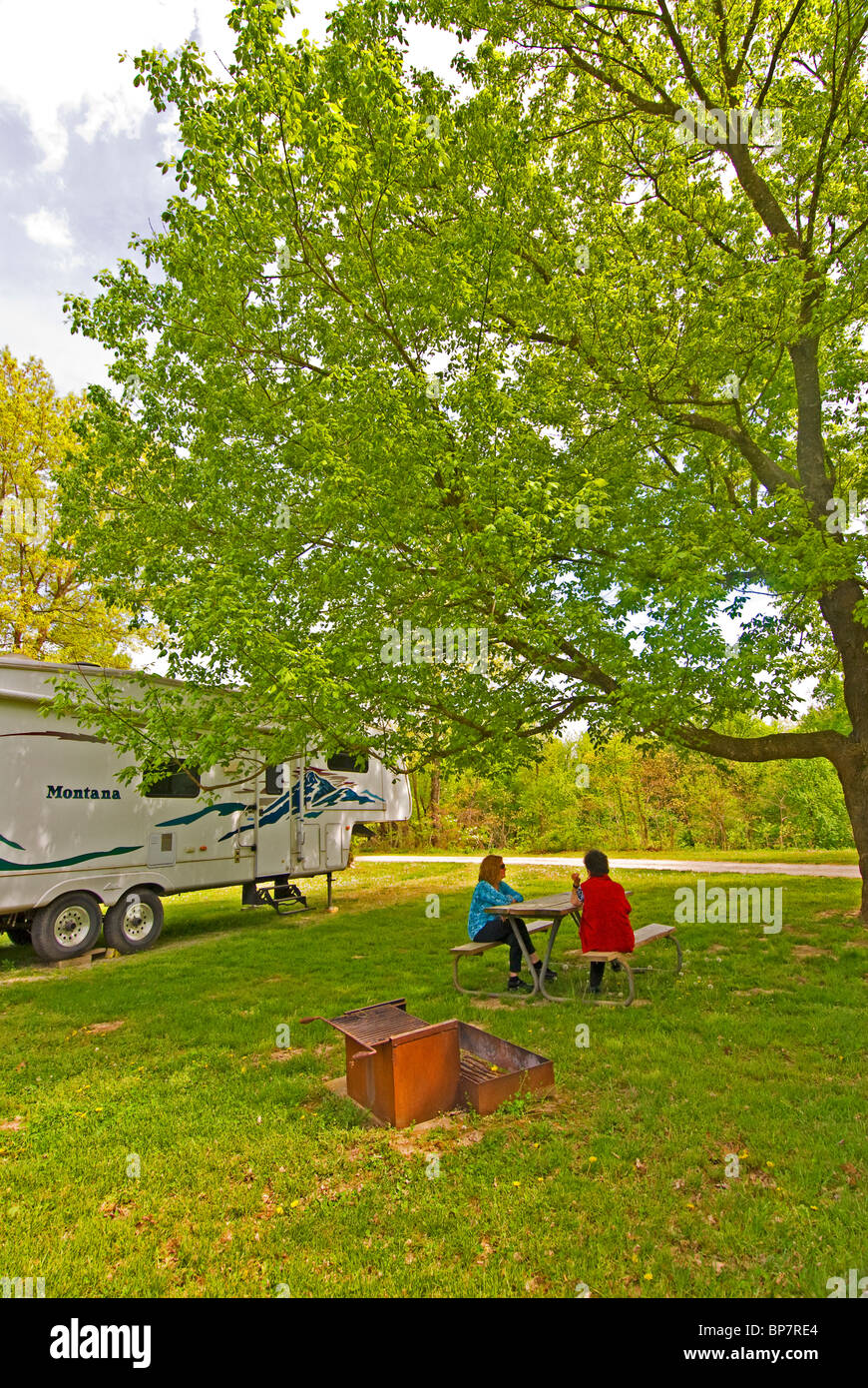 RV Parked at Gasconade Hills Resort campground, Richland, Missouri Stock Photo