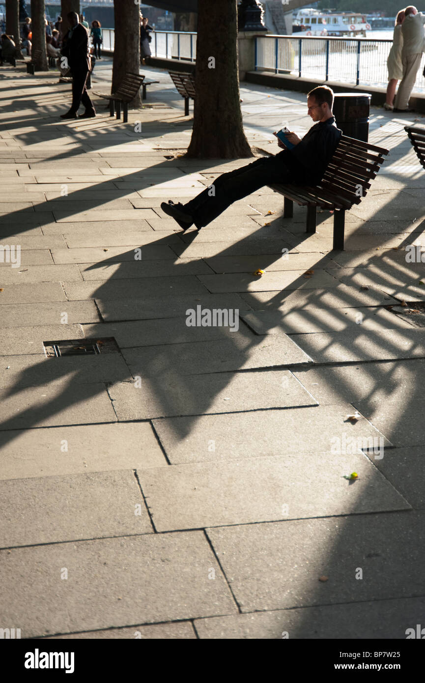 Southbank bench hi-res stock photography and images - Alamy