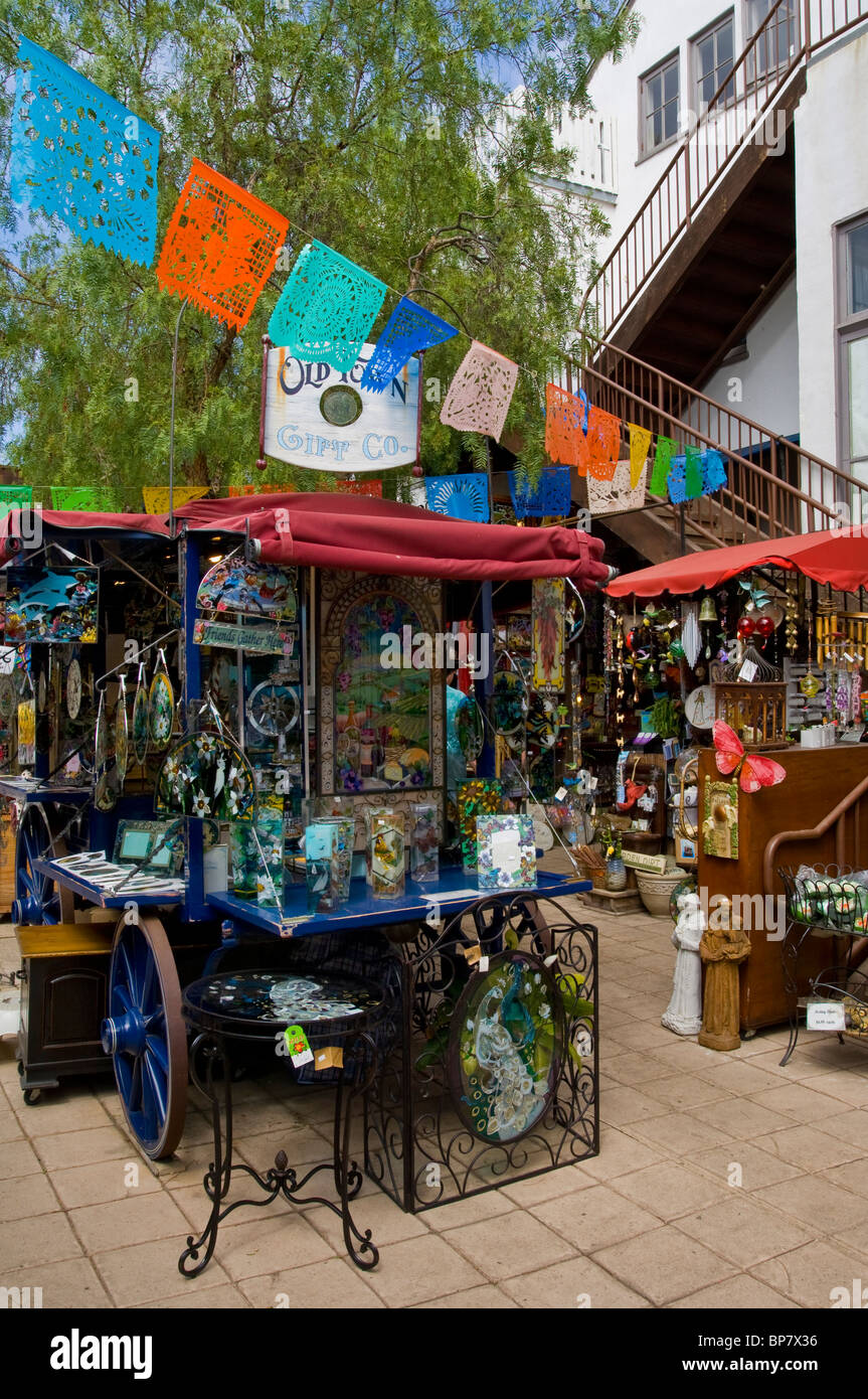 Flea market antiques united states hires stock photography and images