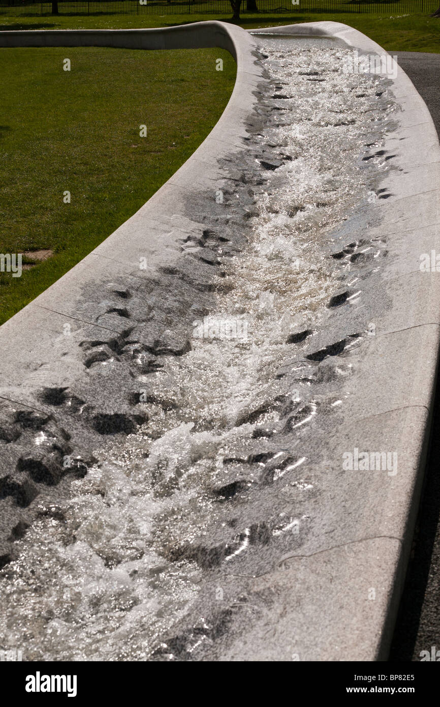 Rushing water of the Diana Memorial Fountain. Water rushes endlessly ...