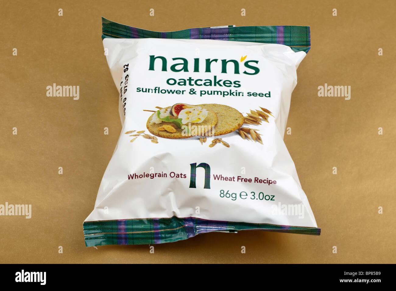 Small 86 gram packet of Nairns sunflower and pumpkin seed oatcakes Stock Photo