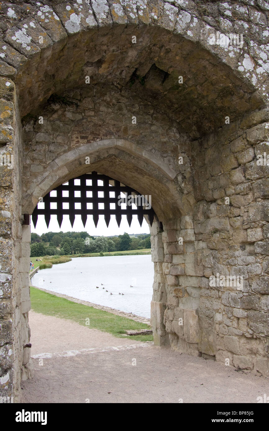Portcullis castle hires stock photography and images Alamy