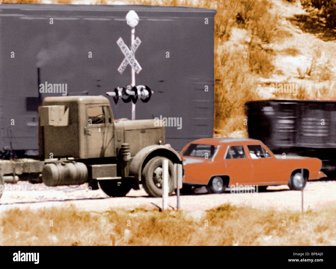 Duel 1971 Film Complet En Francais TRUCK & CAR SCENE DUEL (1971 Stock Photo: 30916760 - Alamy