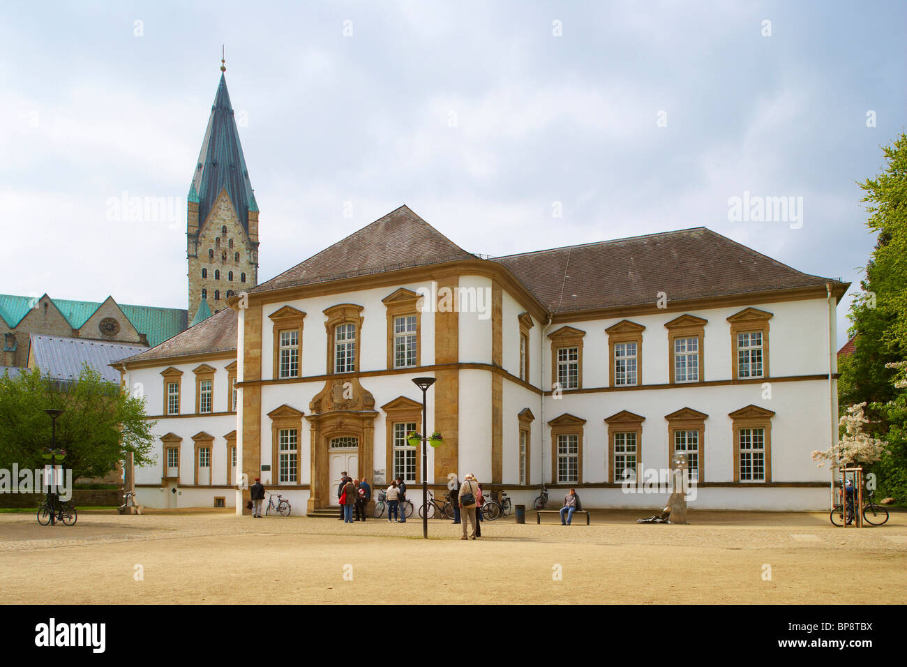 Former Domdechanei (nowadays library) and Cathedral (Dom), Strasse der Weserrenaissance, Paderborn, Teutoburger Wald, Lippe, Nor Stock Photo