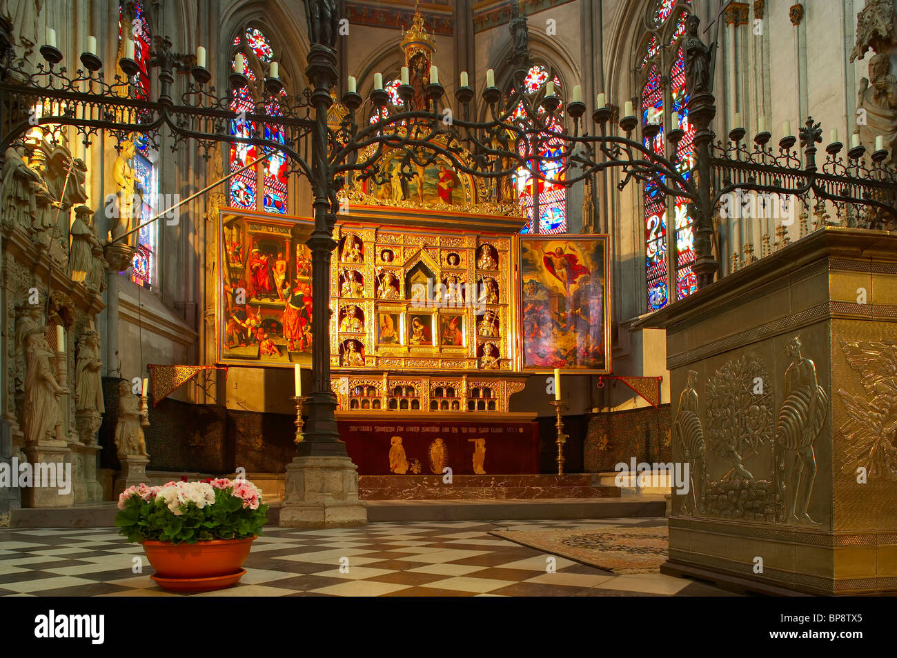 St. Viktor Dom (church) at Xanten, indoor photo, Niederrhein, North Rhine-Westphalia, Germany, Europe Stock Photo