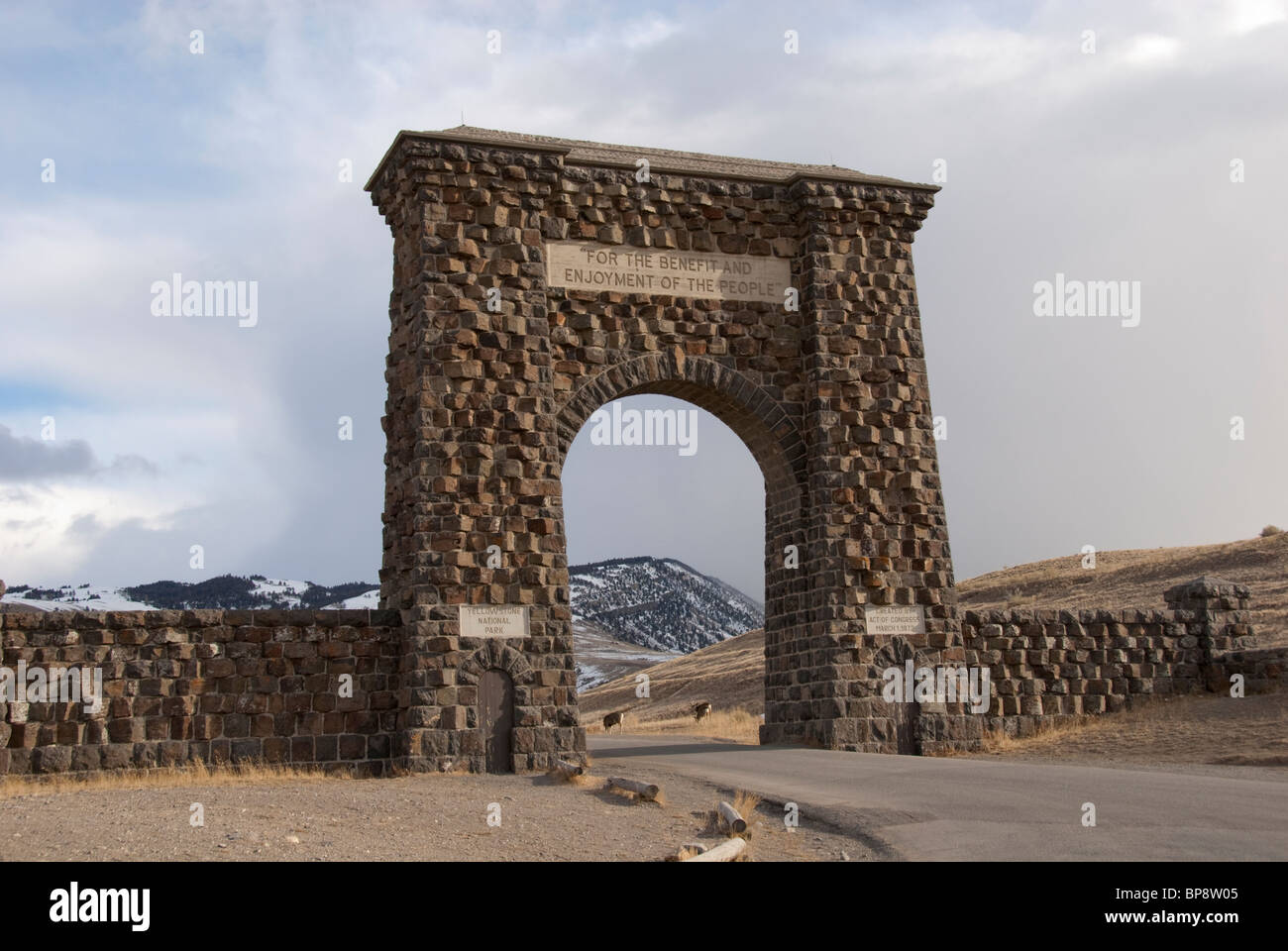 USA, Gardiner, Montana. Yellowstone NP. North Entrance, Roosevelt Arch
