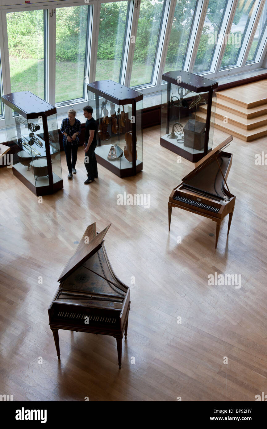 Instruments hires stock photography and images Alamy