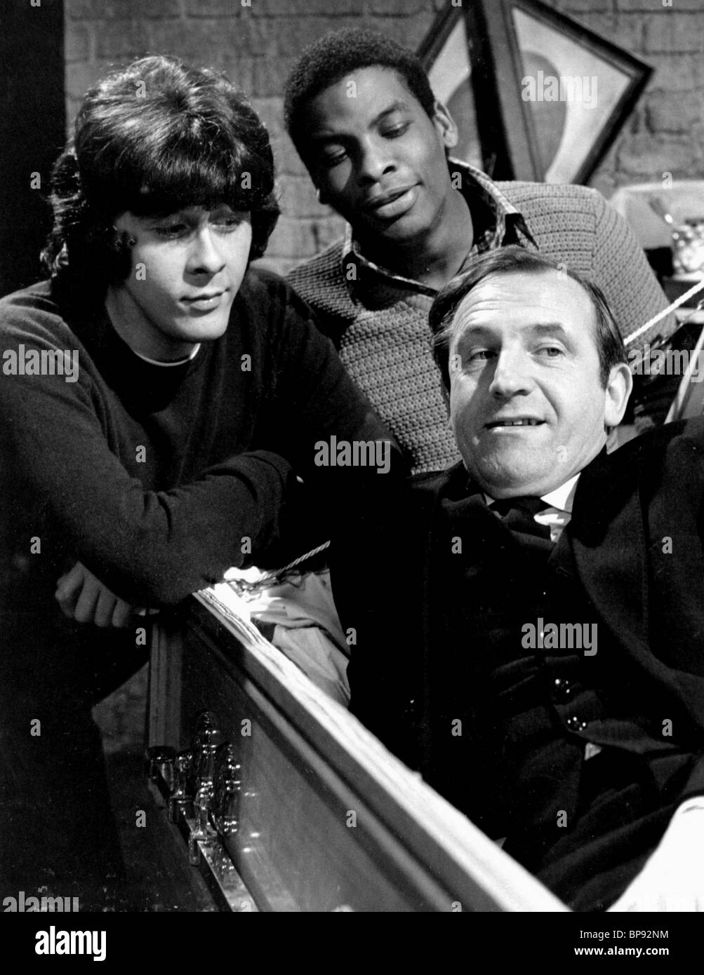Watch Leonard Rossiter (1926?984) video Watch Leonard Rossiter (1926?984) video