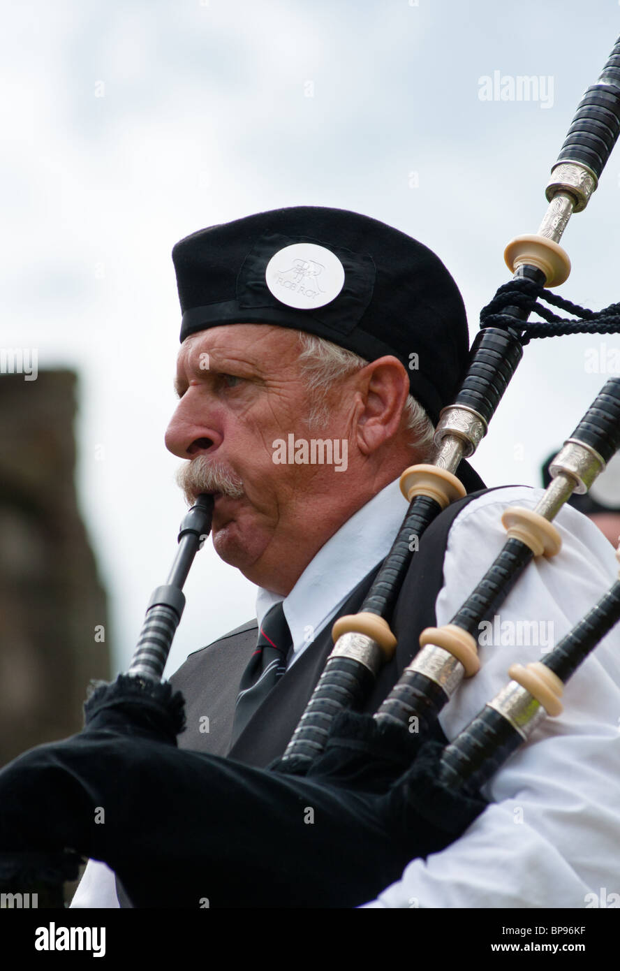 Blowing bagpipes hires stock photography and images Alamy