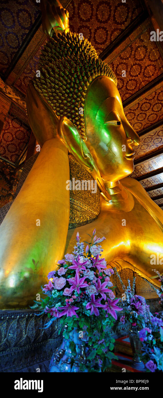 Reclining Buddha - Wat Po, Bangkok Stock Photo