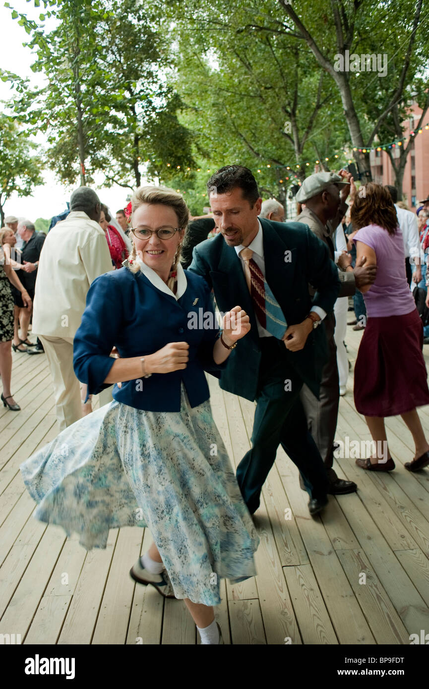 Paris, France, Adults in Retro Clothing Rock n Roll Dancing at 'Paris Plages' Event, group outdoors people Stock Photo