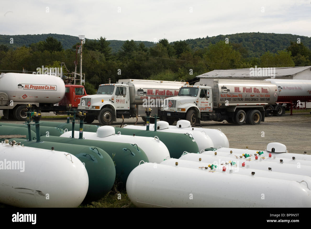 Cylindrical tanks hires stock photography and images Alamy