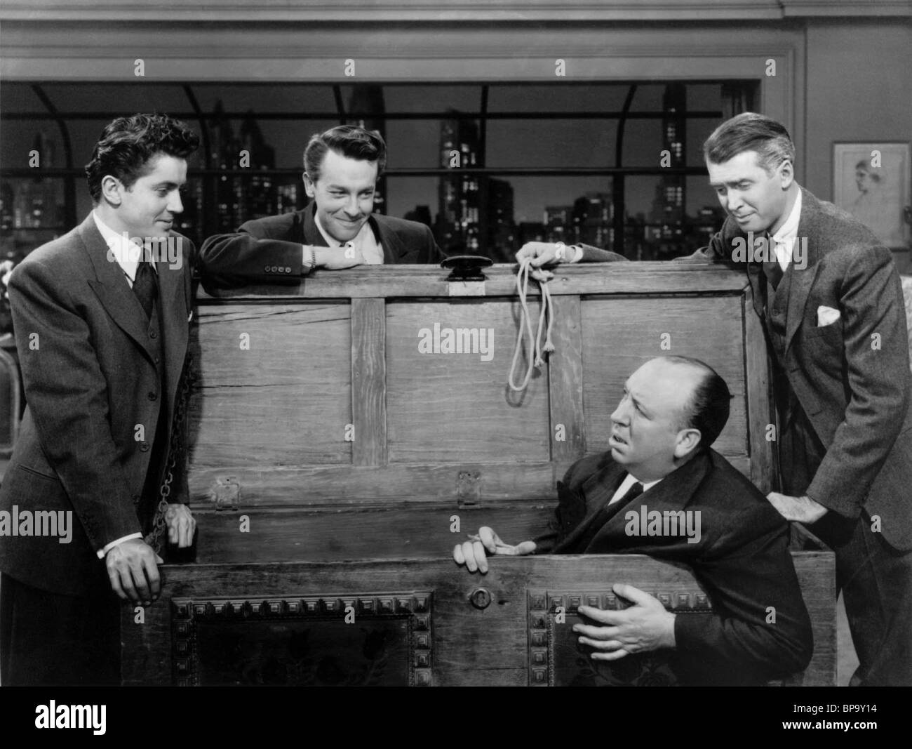 FARLEY GRANGER, JOHN DALL, ALFRED HITCHCOCK, JAMES STEWART, ROPE, 1948 Stock Photo