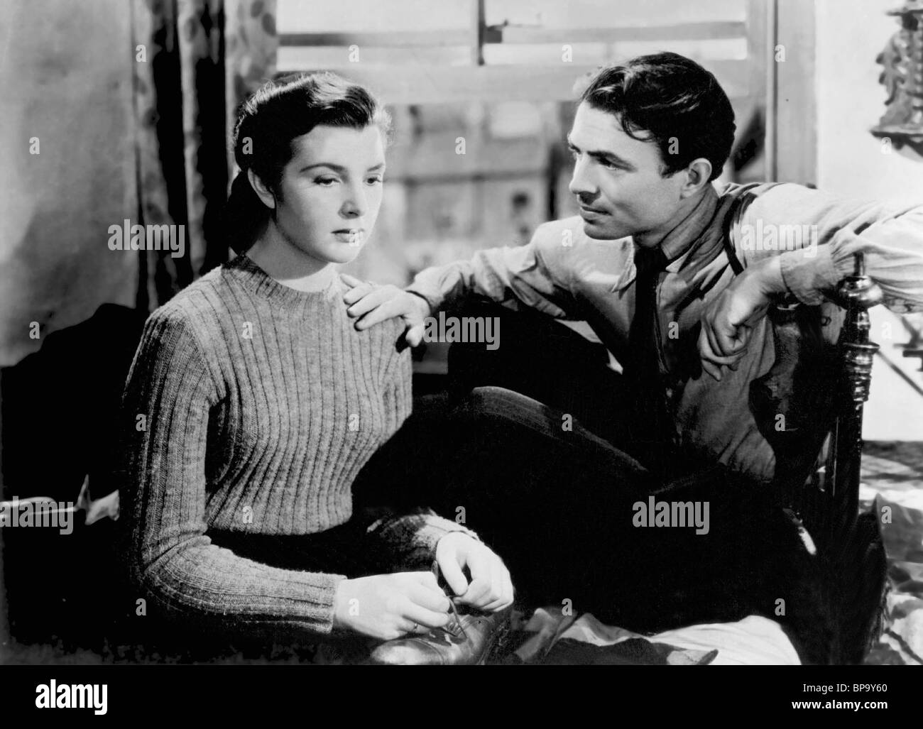 KATHLEEN RYAN, JAMES MASON, ODD MAN OUT, 1947 Stock Photo - Alamy