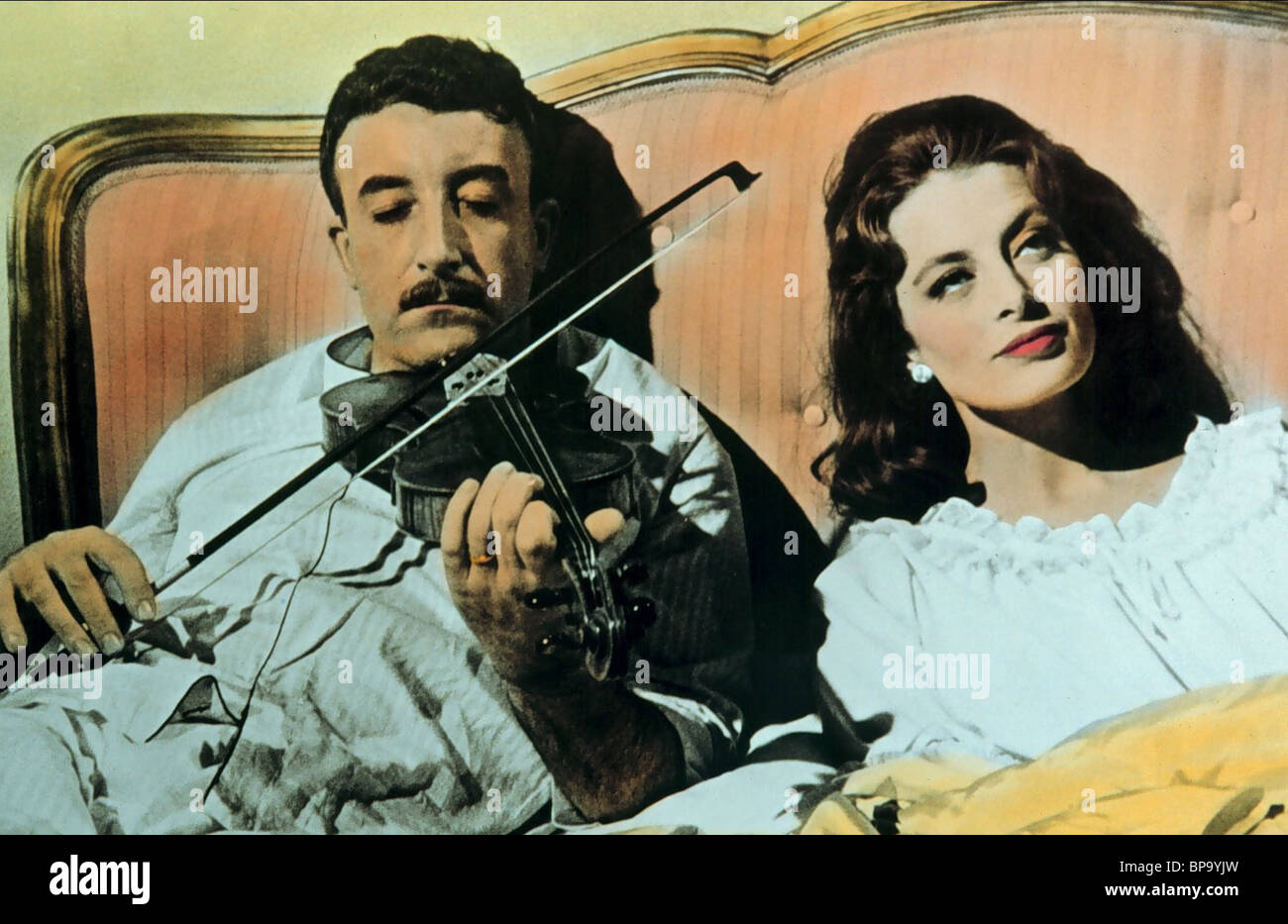 Film La Panthere Rose Peter Sellers PETER SELLERS, CAPUCINE, THE PINK PANTHER, 1963 Stock Photo - Alamy