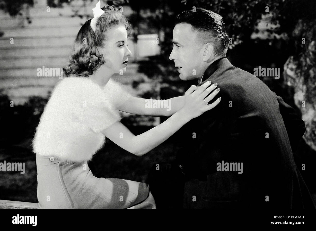 IDA LUPINO, HUMPHREY BOGART, HIGH SIERRA, 1941 Stock Photo