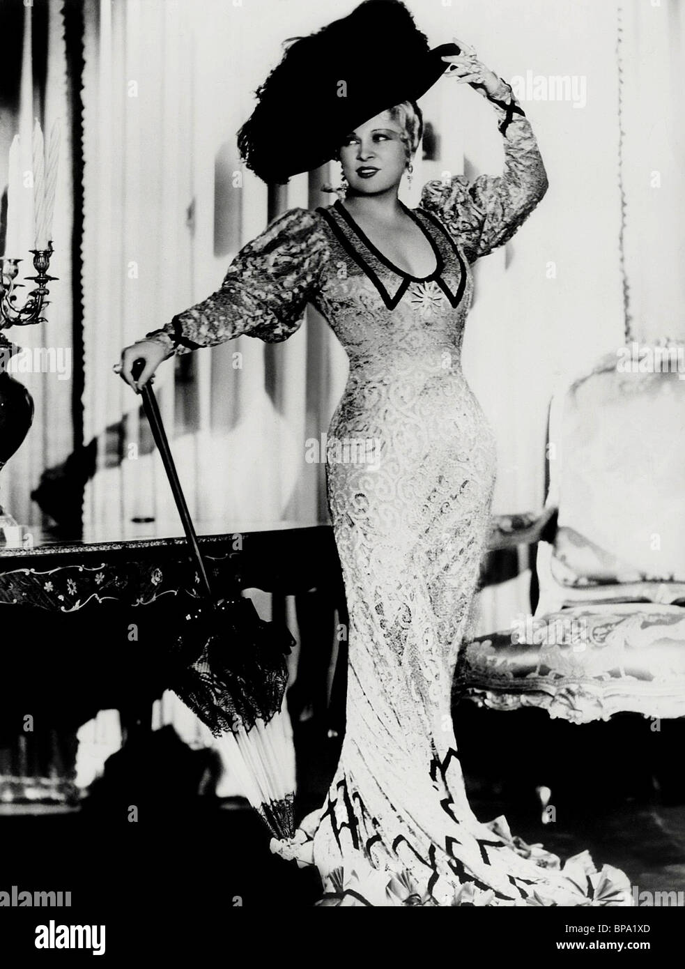Mae west film she hi-res stock photography and images - Alamy