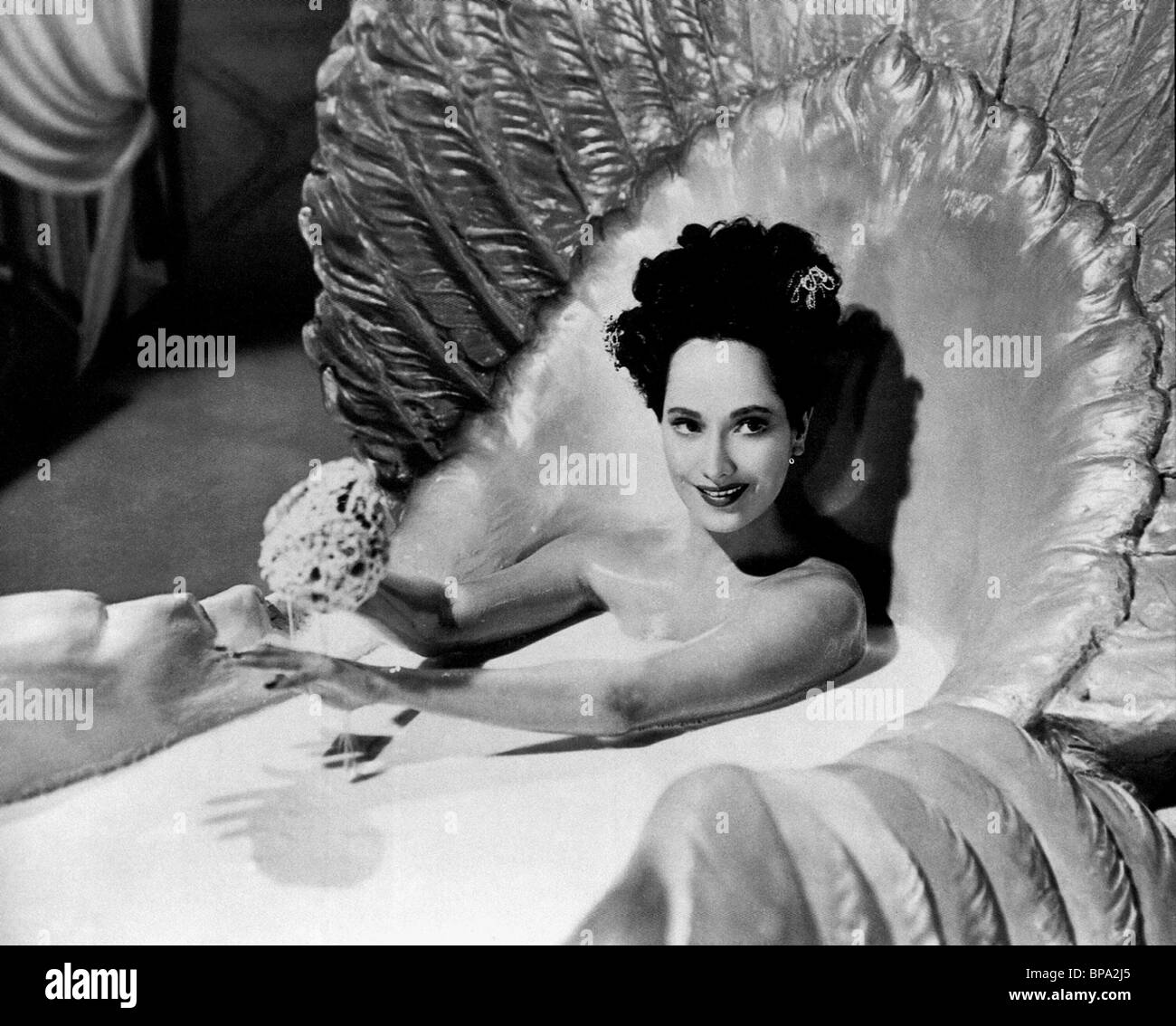 With merle oberon hi-res stock photography and images - Alamy