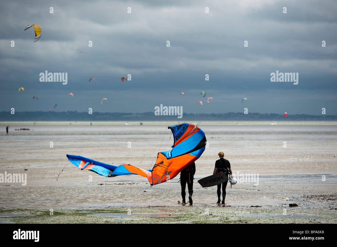 Kite surfing on East Beach, Shoeburyness, Essex Stock Photo Alamy
