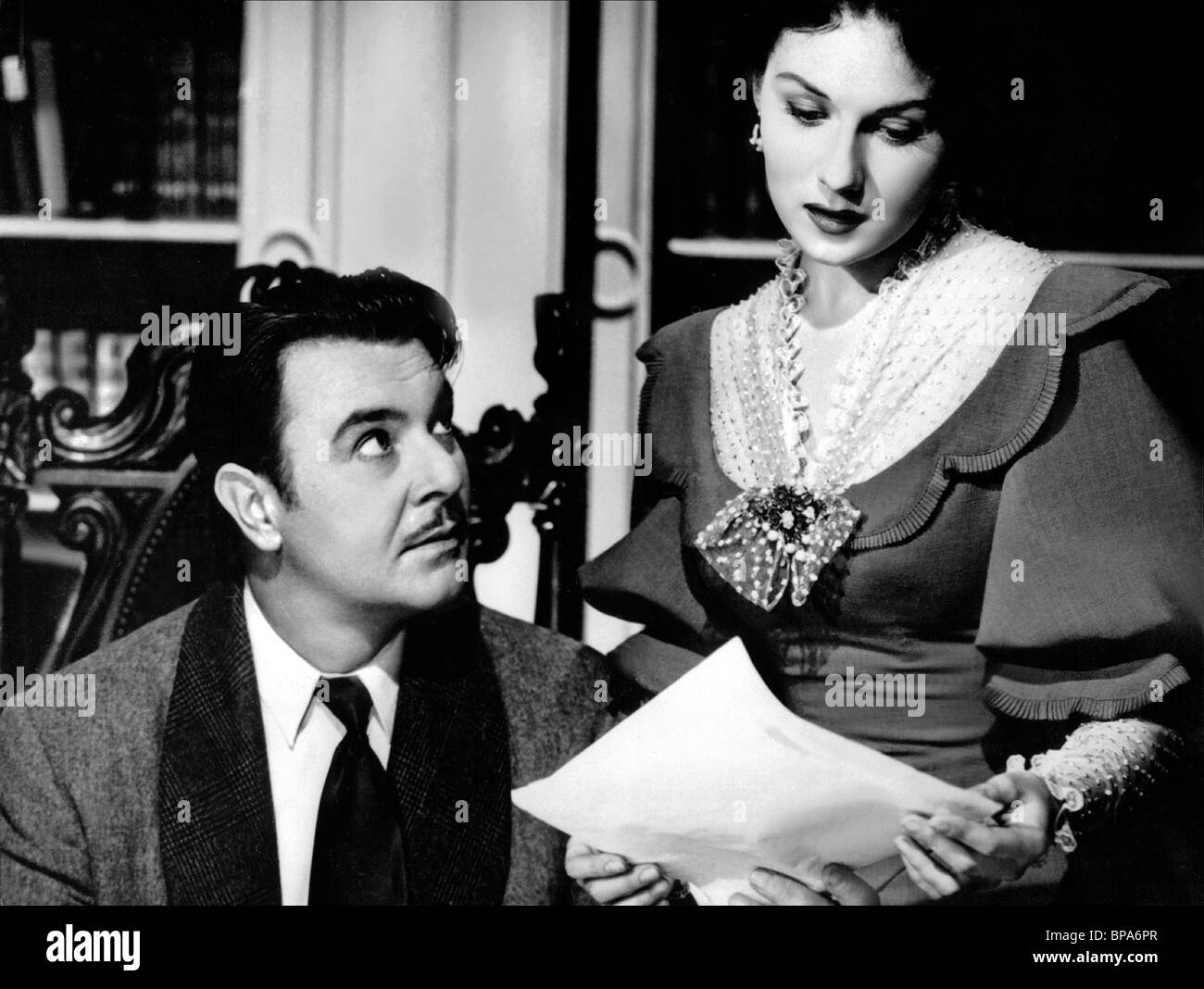 GEORGE BRENT, RHONDA FLEMING, THE SPIRAL STAIRCASE, 1945 Stock Photo