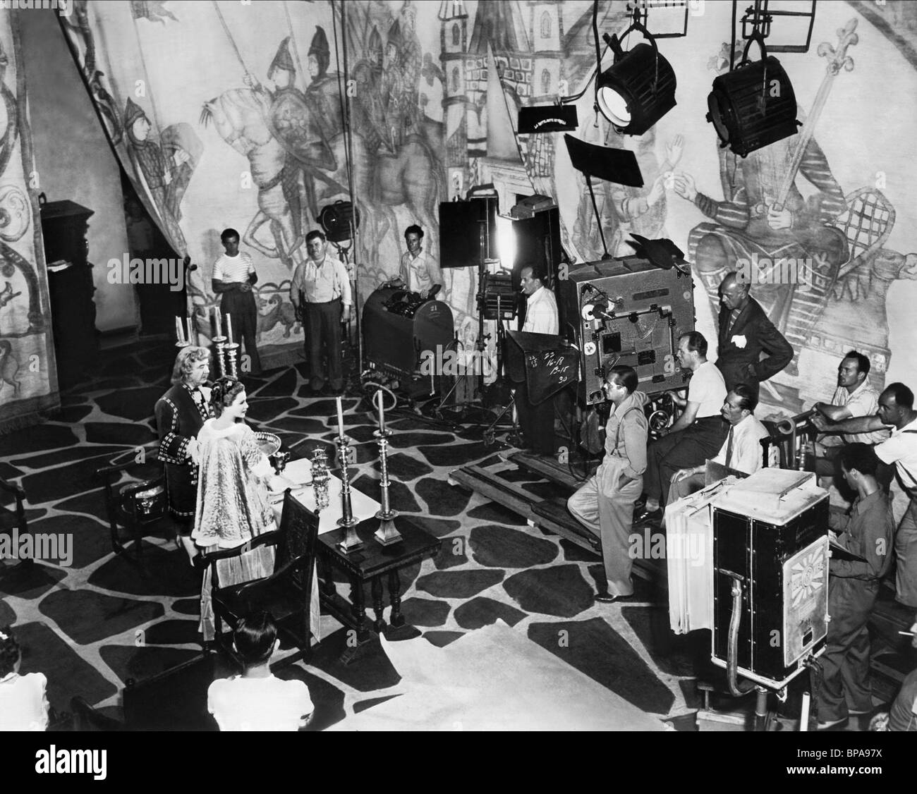CECIL KELLAWAY, JOAN FONTAINE, MITCHELL LEISEN, GEORGE BARNES, FRENCHMAN'S CREEK, 1944 Stock Photo